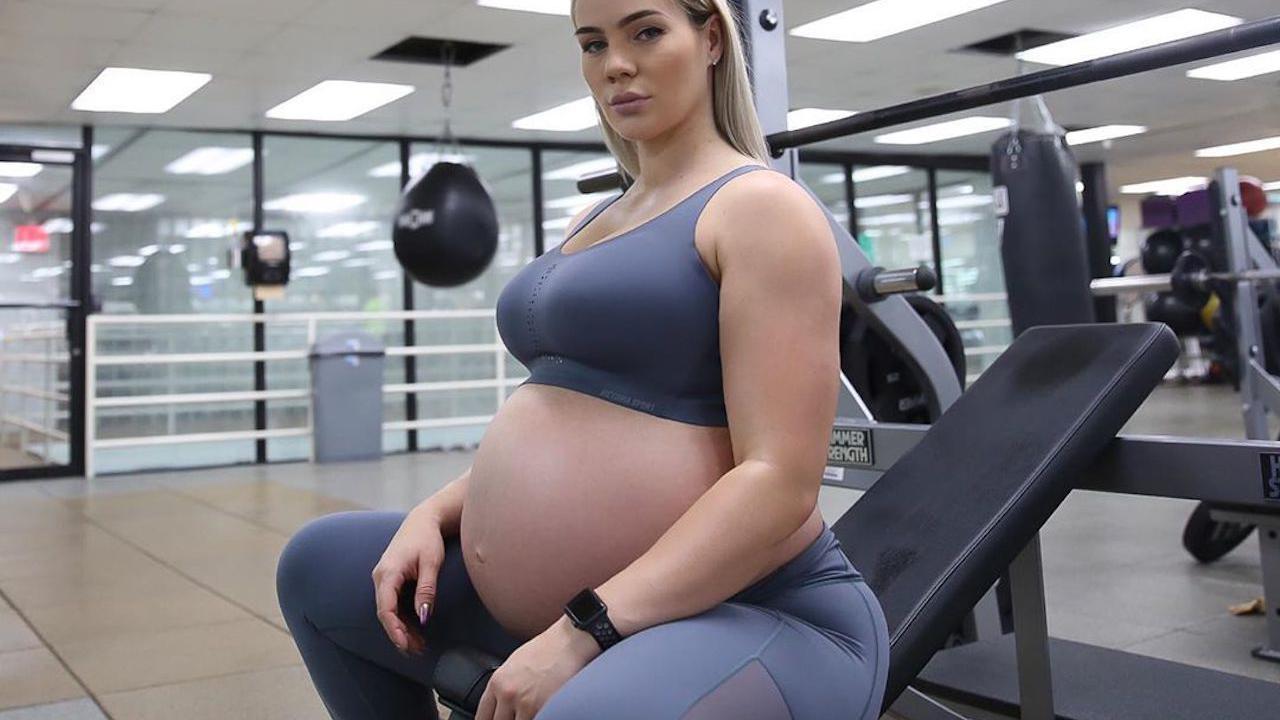 Беременные ужасны. Спортивные беременные. Спортивные беременные девушки. Беременные в тренажерном зале.