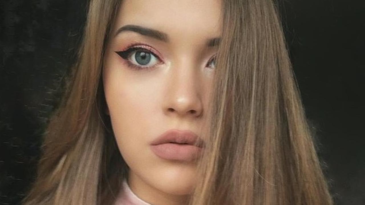 Арина Сахарова внучка