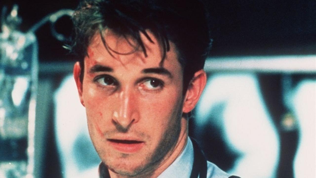 Актер который играл доктора. Уайли форд актер. актер играющий хорошего доктора. актёр играющий доктора шульца.