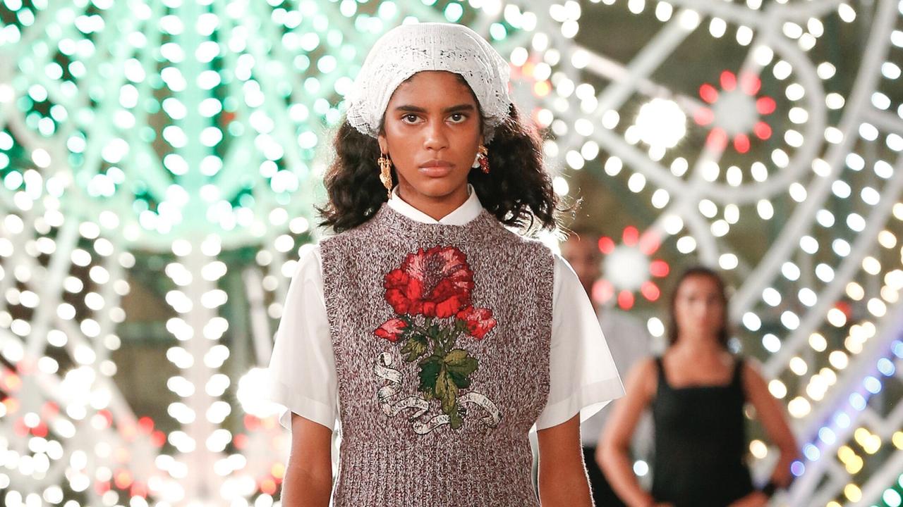Магия моды. Мария Грация Кьюри 2020-2021. Диор новая коллекция 2021. Dior 2021 2022. Макияж Dior круизная коллекция 2021.