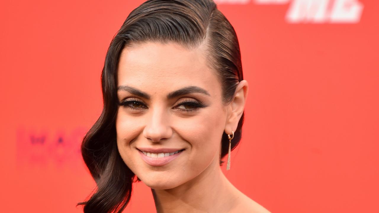 анджелина джоли 2022. 7 класс топ. топ 7 надпись. топ 7 самых. меган маркл зубы.