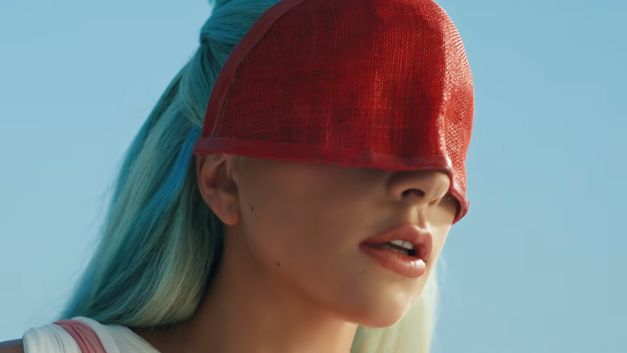 Клип журек. 911 Гага. Lady Gaga 911. Леди Гага 2020. Леди Гага 2006