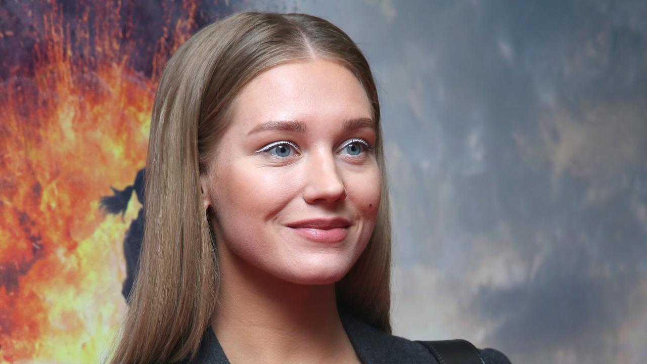 Кристина Асмус фото из фильма 18 +