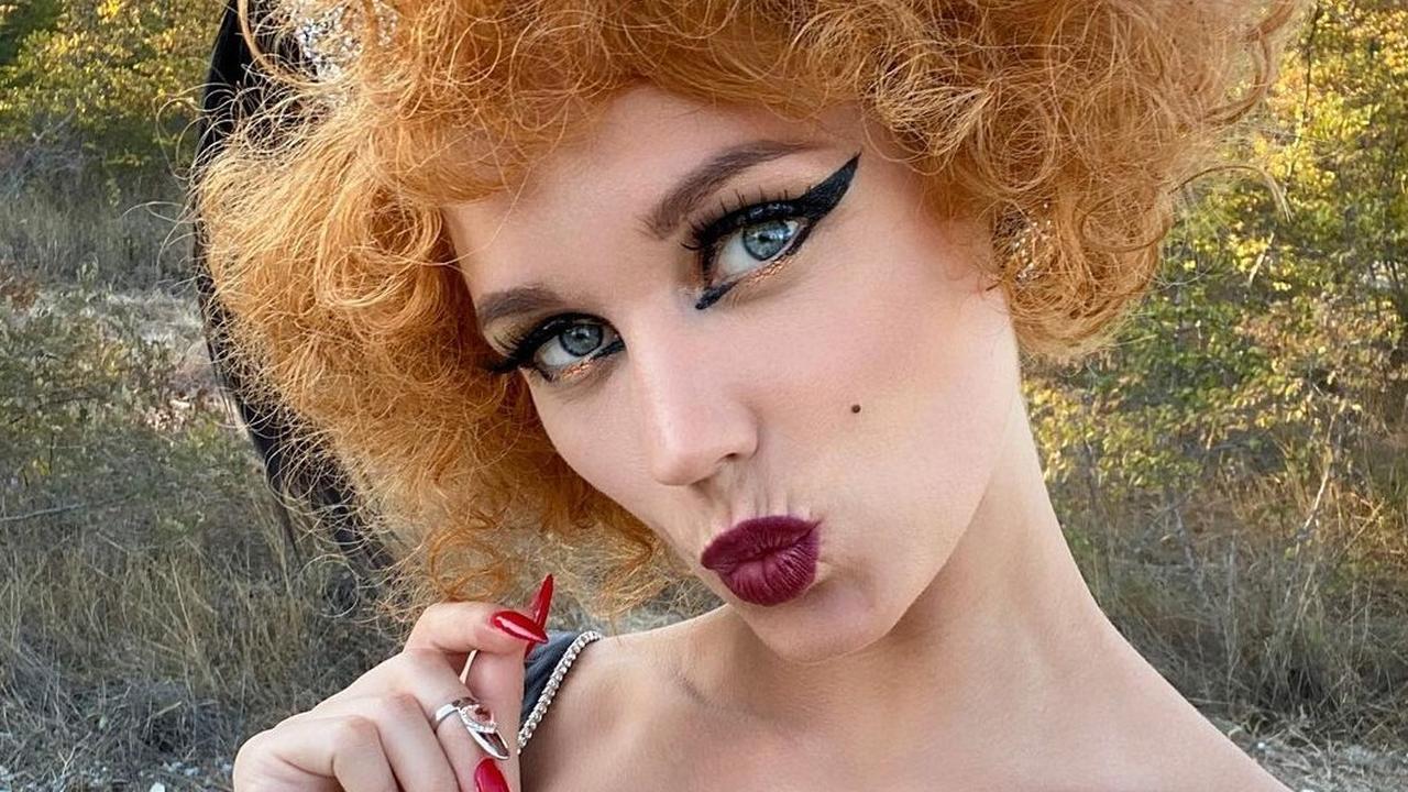 Образ вели. Золото Геленджика Асмус. Кристина Асмус золото Геленджика горячие. Кристина Асмус с кудрями. Кристина Асмус золото Геленджика фото.