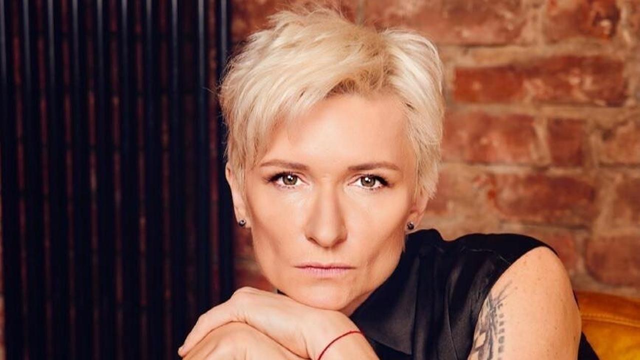 Арбенина видит. Арбенина 2023. Арбенина 2022 шоу. Арбенина видит. Арбенина видит.