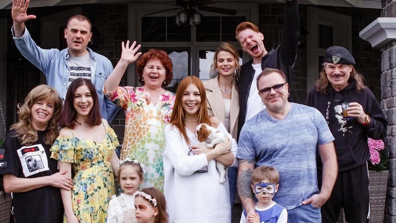 Юлиана подольская. Подольская семья. Пресняков и подольская семья. Дети натальи подольской и владимира преснякова. Подольская семья.