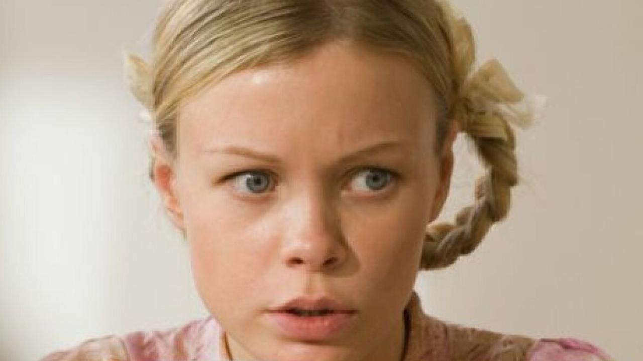 фамилия актера доярка из хацапетовки. сериал доярка из хацапетовки 1. доярка из хацапетовки 3 сериал. доярка из хацапетовки актриса евгения осипова 2022. доярка из хацапетовки.