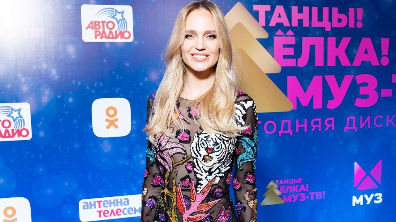 муз тв 8 декабря. муз тв. муз тв 8 декабря. танцы елка муз тв 2021. муз тв 8 декабря.