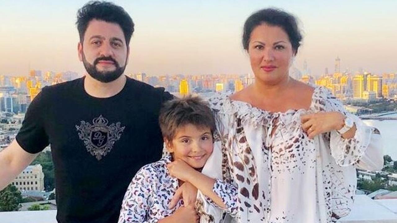 юрий лоза сын олег юрьевич лоза. оперная певица анна нетребко муж. сыновья оперных певцов. оперная дива анна нетребко ее сын.