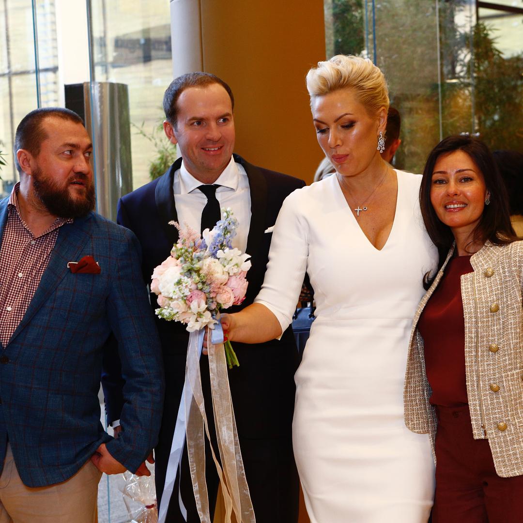 Кольца Cartier И Свадьба В «Барвихе Luxury Village»: Экс-Супруг Кати Гордон  Сергей Жорин Женился На Чемпионке Мира По Боксу | Wmj.ru