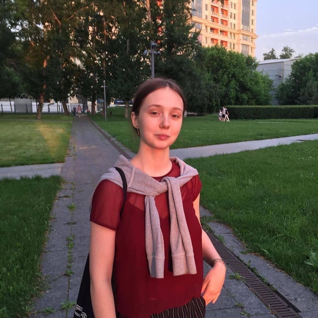 Сколько пуговке лет сейчас