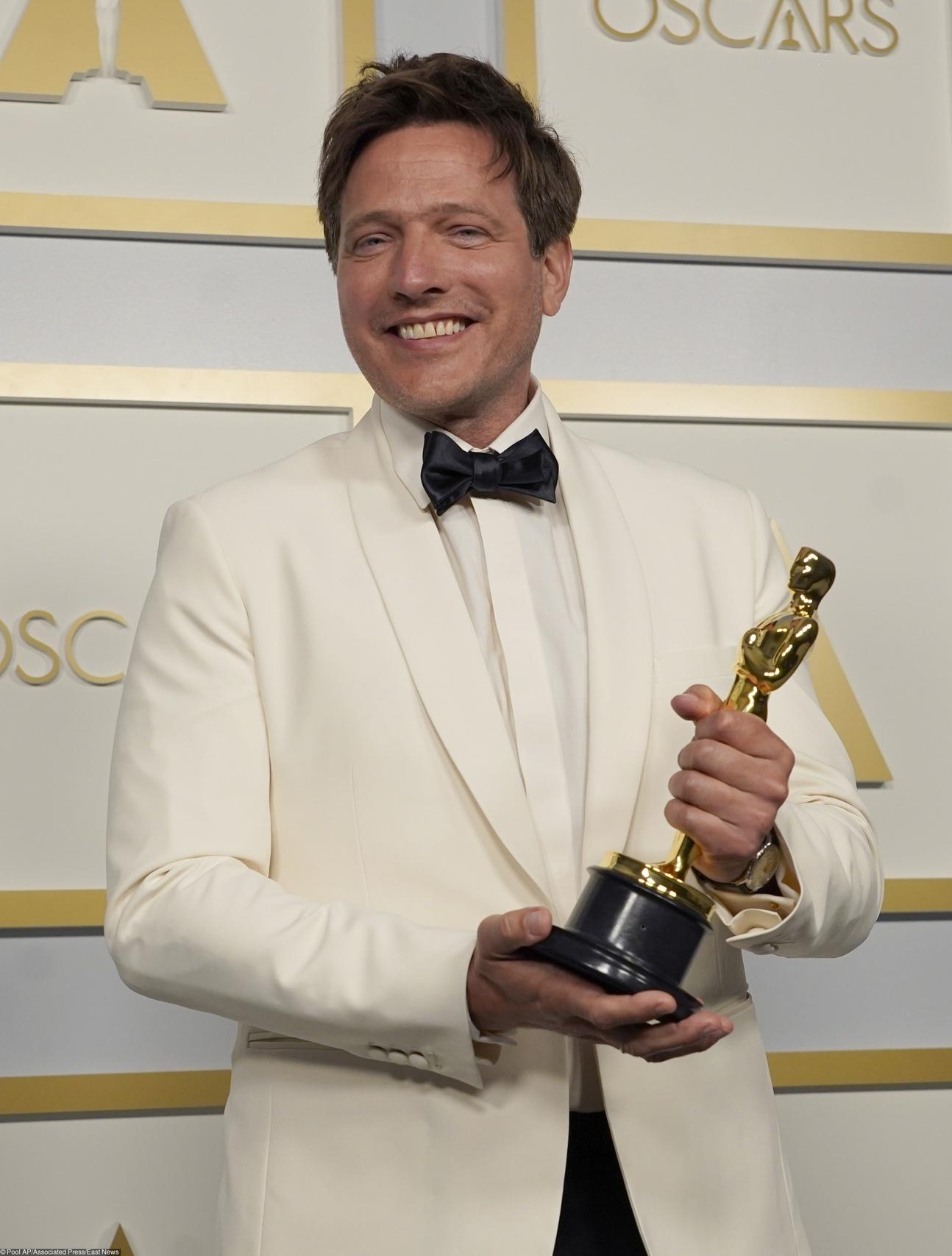 Вручение оскара. Энг ли оскар. Том хэнкс премия оскар. Оскар 2023 выиграл. Эдди редмэйн 2021.