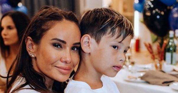 10летний сын Айзы Долматовой и Гуфа выпустил дебютный