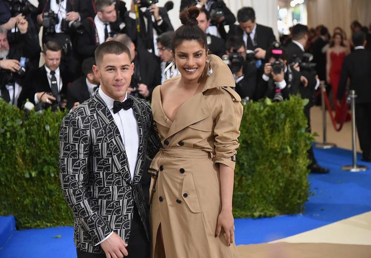 Vot Eto Para Novaya Vozlyublennaya Nika Dzhonasa Indijskaya Krasotka Priyanka Chopra Starshe Nego Na 10 Let Wmj Ru