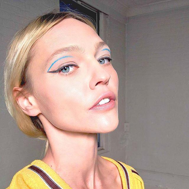Model Sasha Pivovarova Sozdala Kollazh So Svoim Portretom Dlya Oblozhki Vogue Wmj Ru