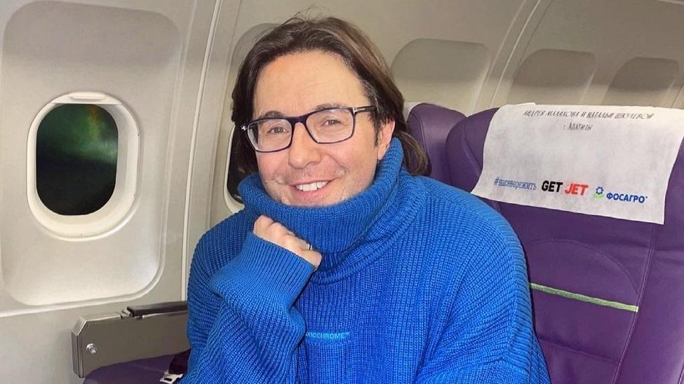 Все в сборе! Малахов предстал на редком фото с красавицей